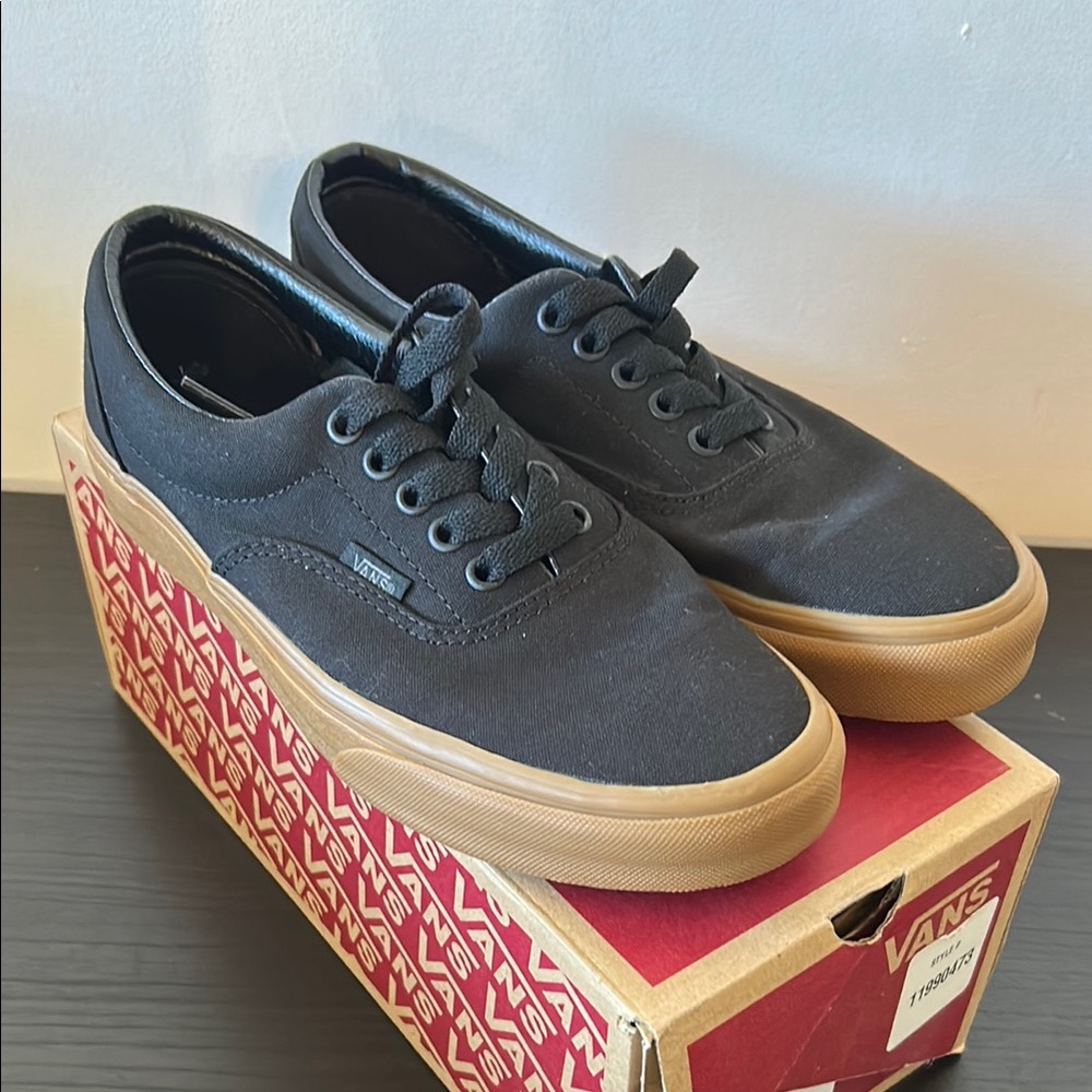 Vans ERA Black and Tan Sneakers Canvas Lace-Up